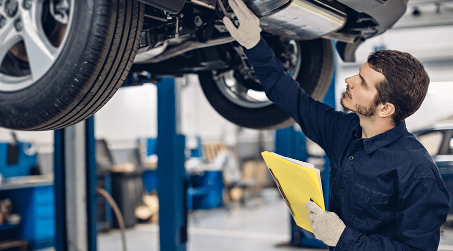 How Indianapolis Body Shops Help Drivers Decide Between Repairing and Replacing Vehicle Damage